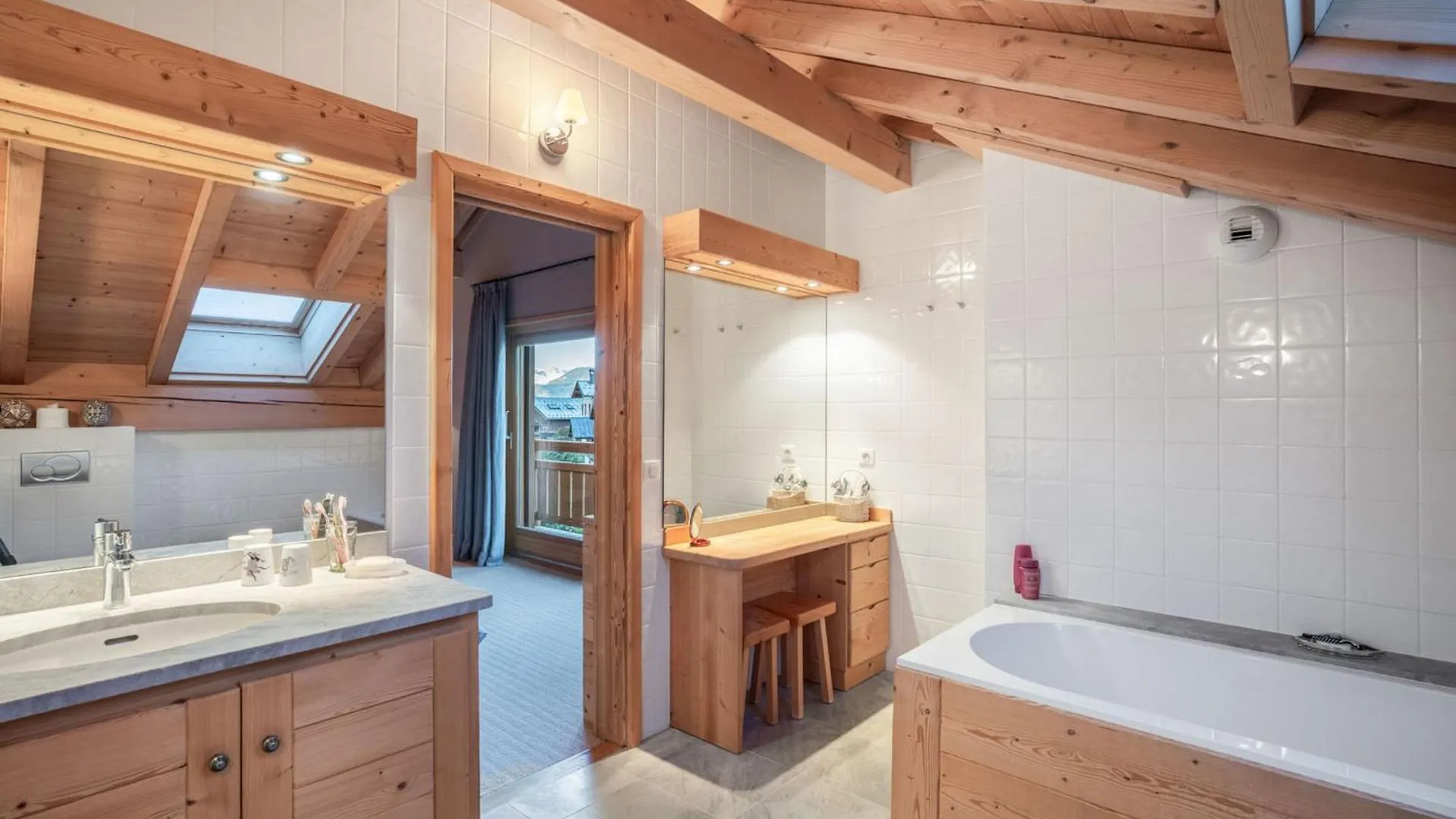 Chalet Spacieux 14 Pers Avec Sauna, Proche Bus Ski, Garage, Wifi, Prestations Incluses - Fr-1-566-65 Les Allues France
