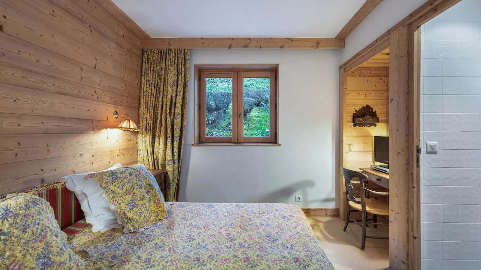 Chalet Spacieux 14 Pers Avec Sauna, Proche Bus Ski, Garage, Wifi, Prestations Incluses - Fr-1-566-65 Les Allues France