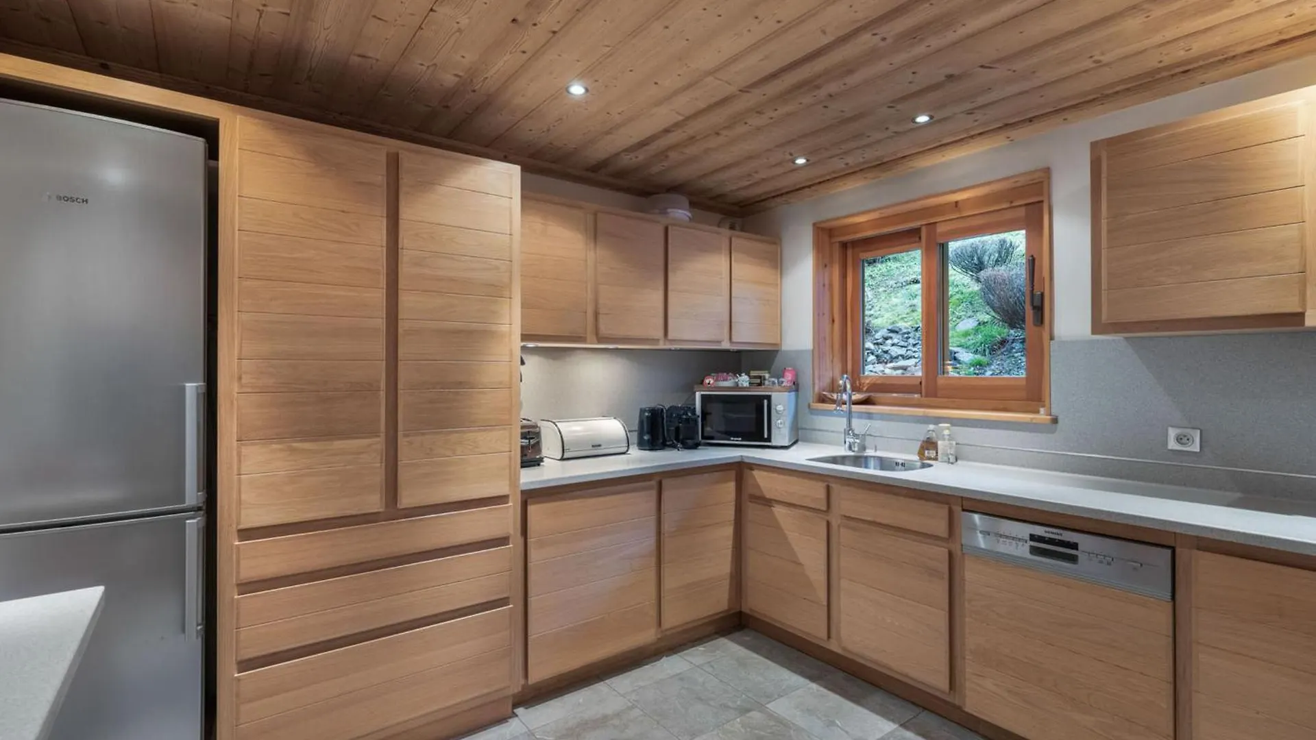 Chalet Spacieux 14 Pers Avec Sauna, Proche Bus Ski, Garage, Wifi, Prestations Incluses - Fr-1-566-65 Les Allues 0*,  Francie